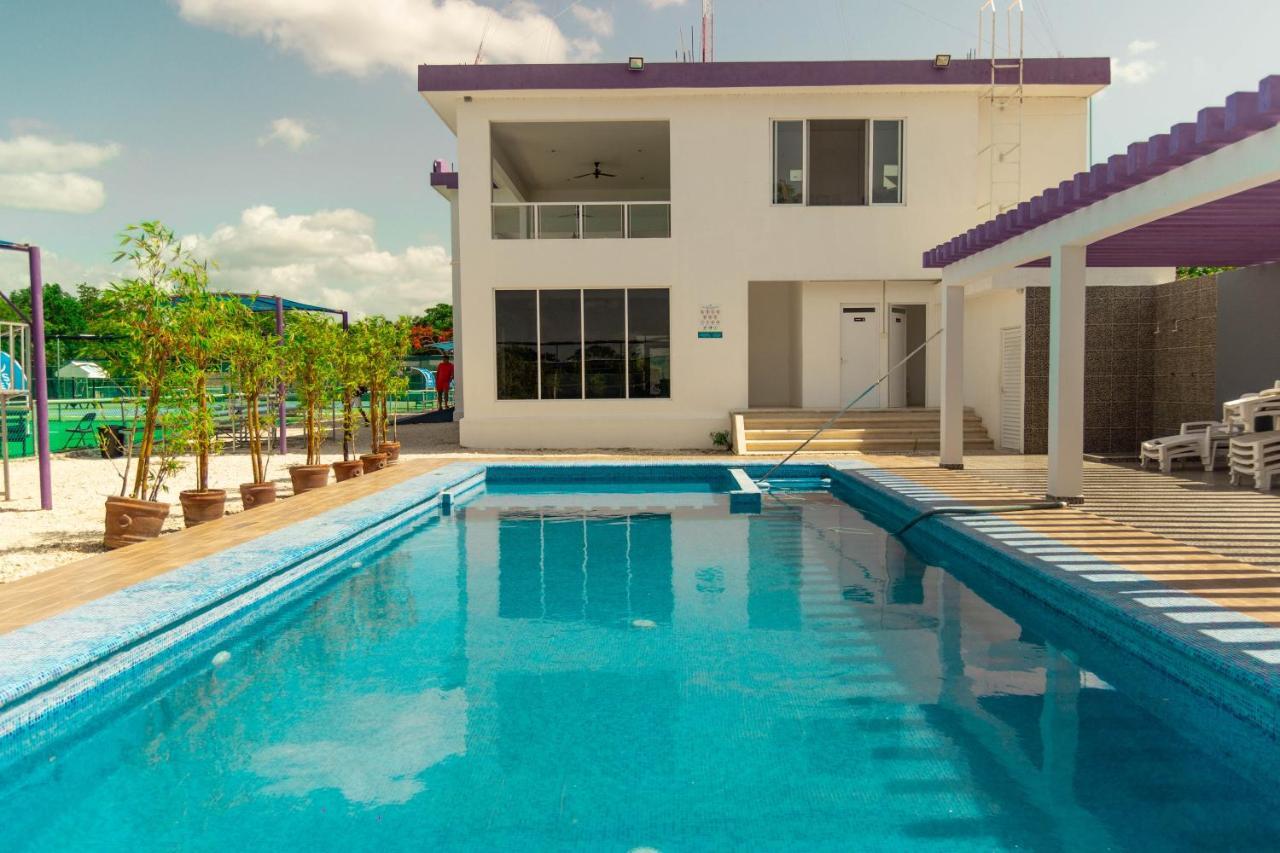 Cancun Tennis Inn Exterior photo